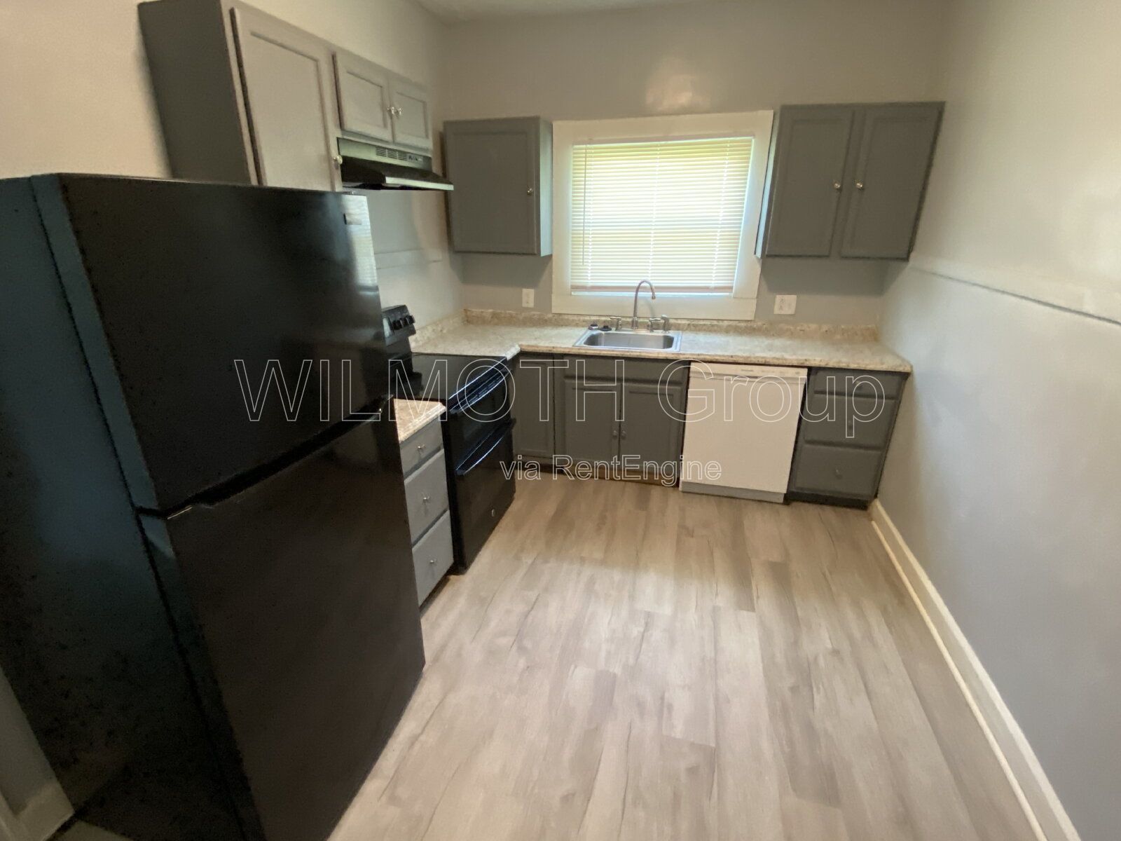 Studio Living at 15 North Riley Ave, Indianapolis – 500 Sq. Ft. of Pure Comfort! property image