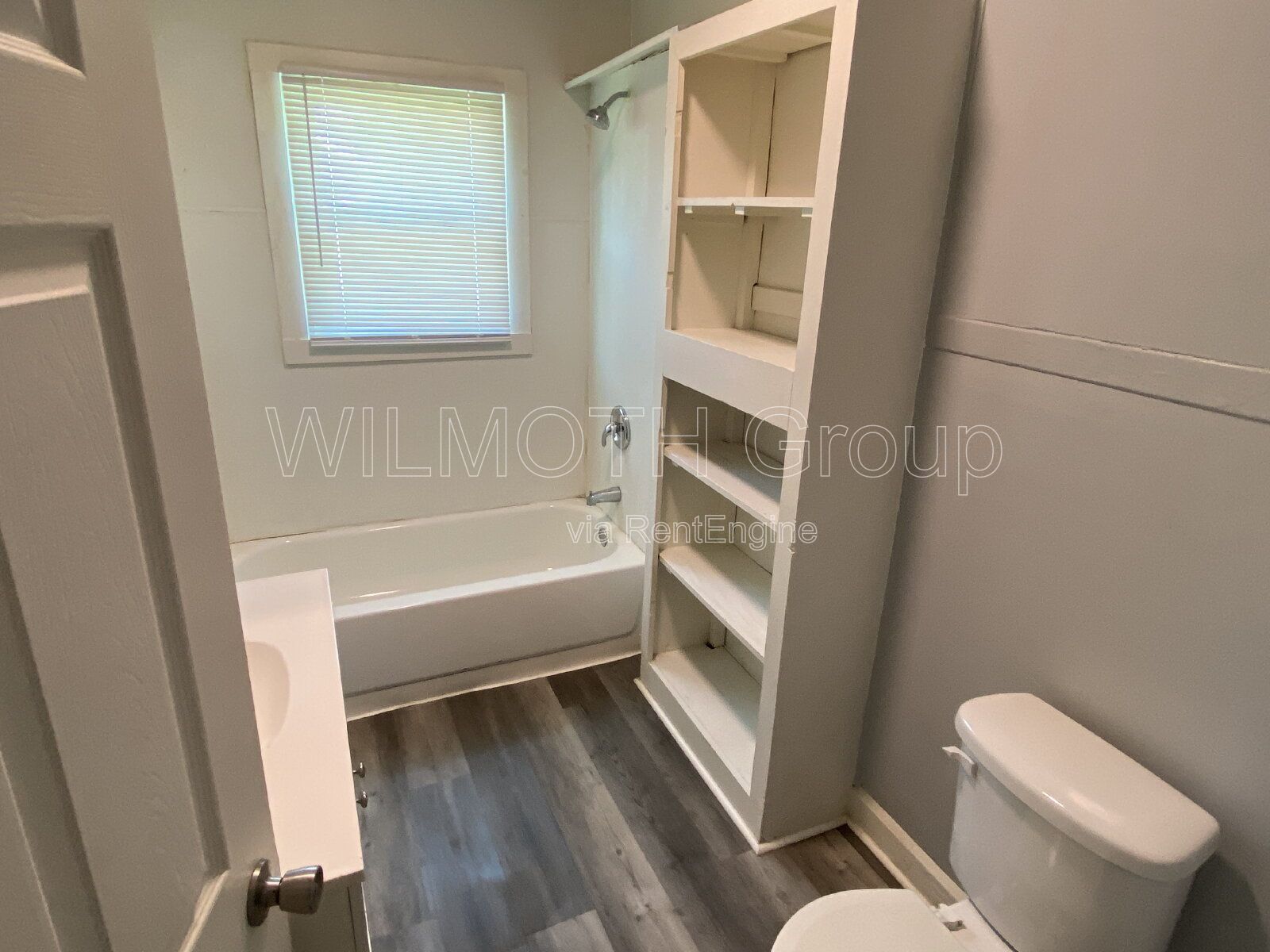 Studio Living at 15 North Riley Ave, Indianapolis – 500 Sq. Ft. of Pure Comfort! property image