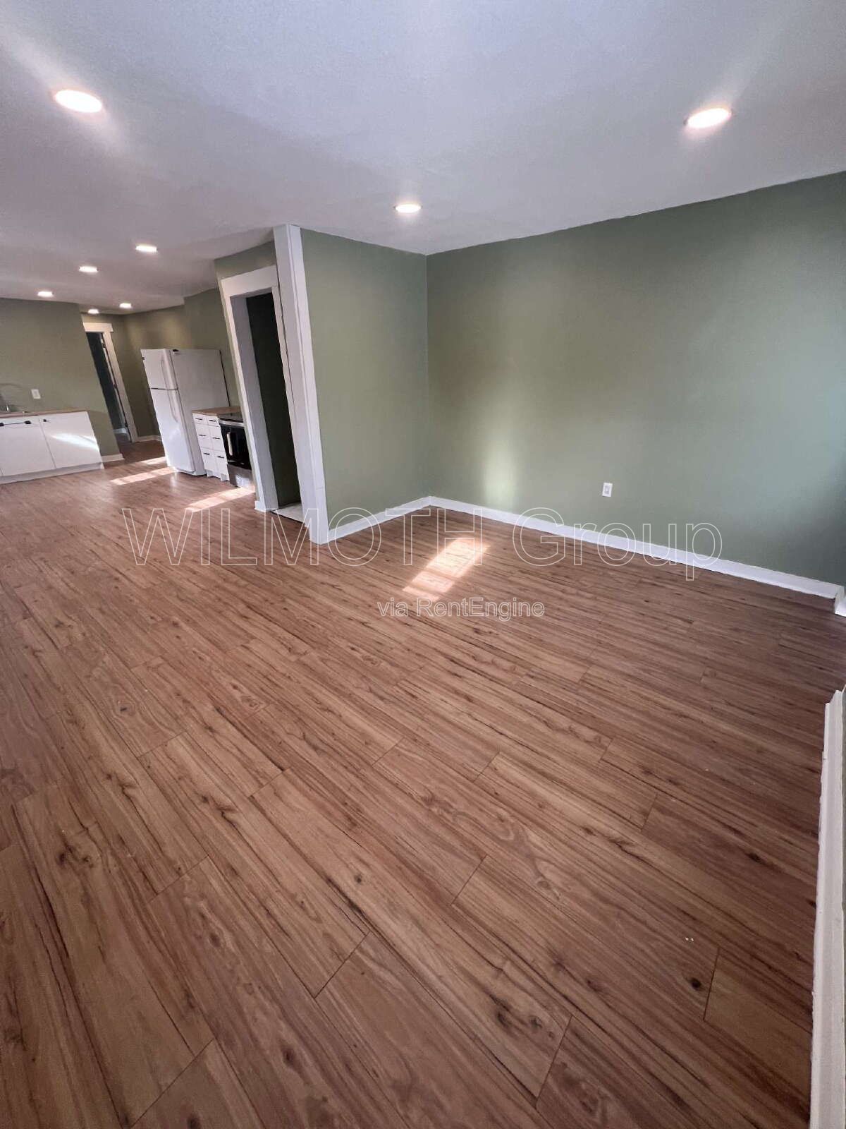 1-Bed Duplex with Gleaming Hardwood Floors on North Temple Avenue! property image